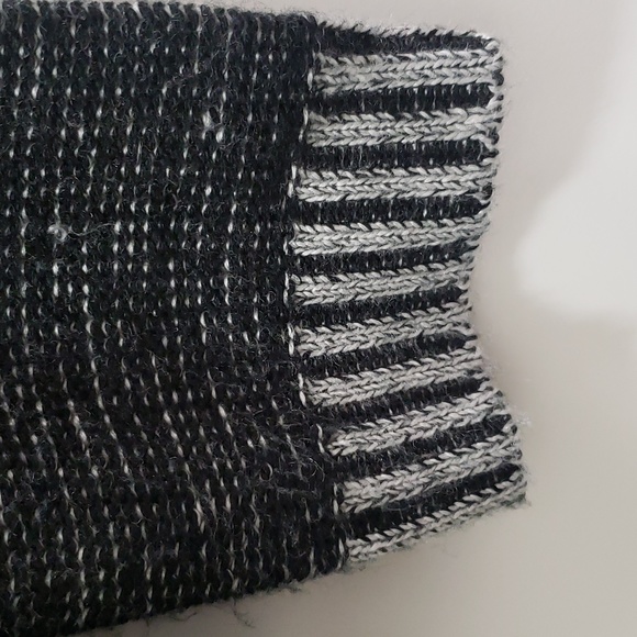 Mystree Woven Long Sleeve Hooded Zip Up Cardigan - Picture 4 of 9